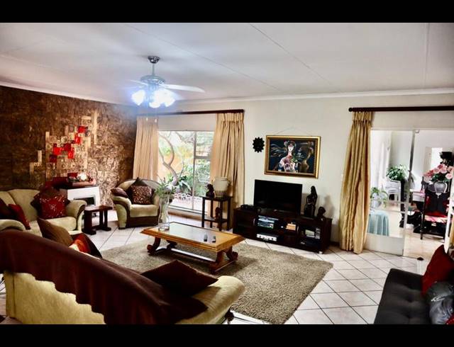 3 BEDROOM HOUSE FOR SALE IN BRACKENHURST